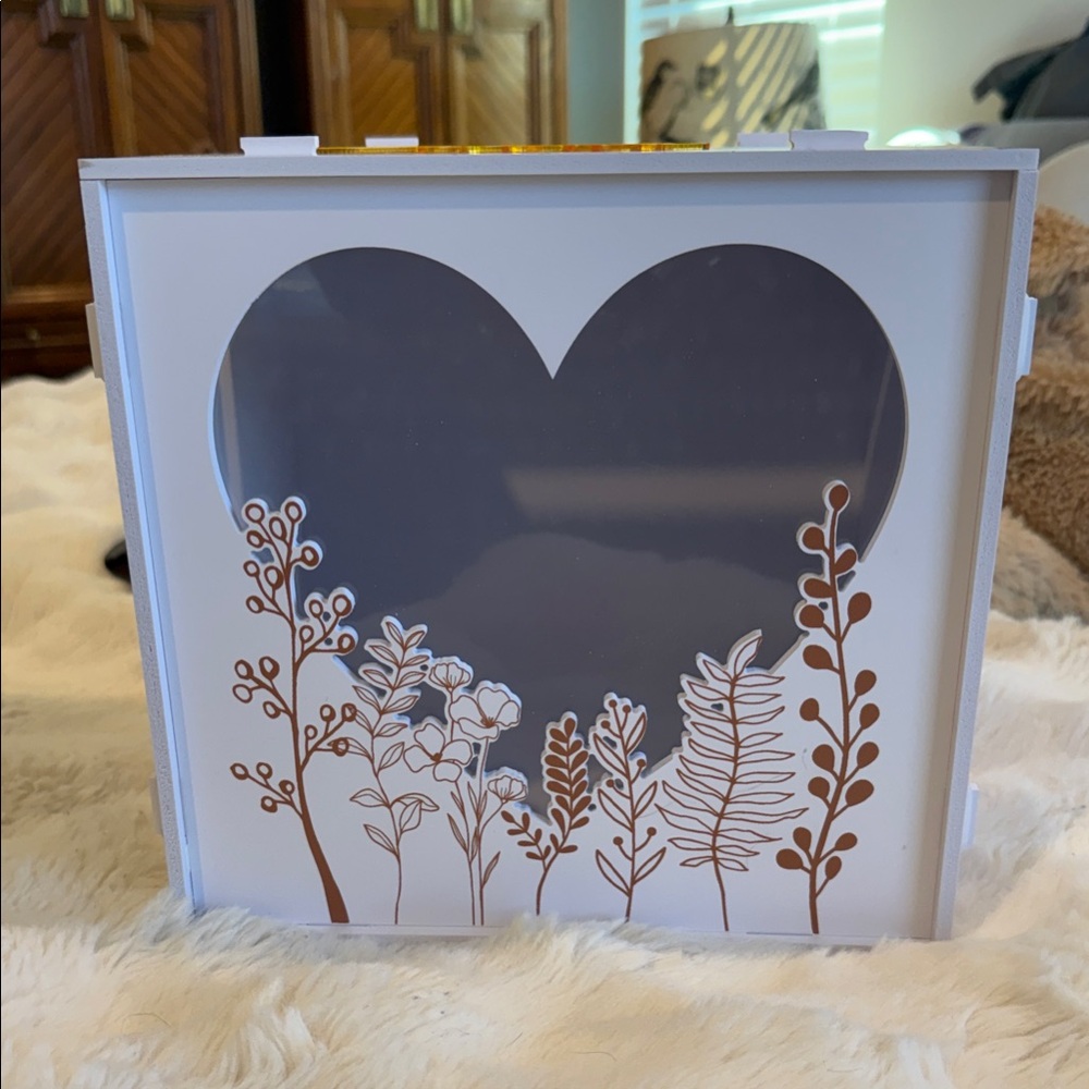 Heart-Shaped Floral Light Box